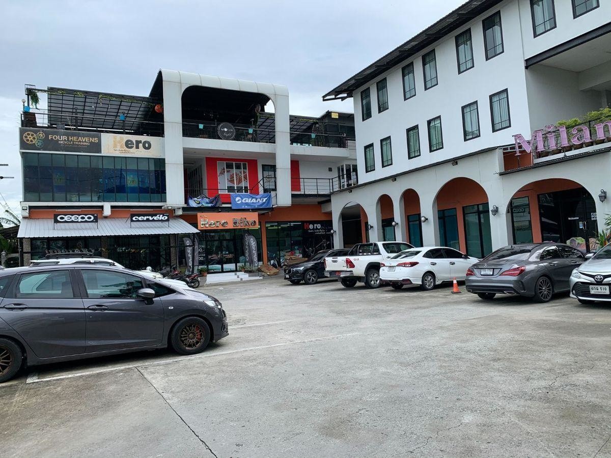 拉甲邦区 | Lat Krabang 38 展厅/办公室出租 300平米 55,000泰铢/月