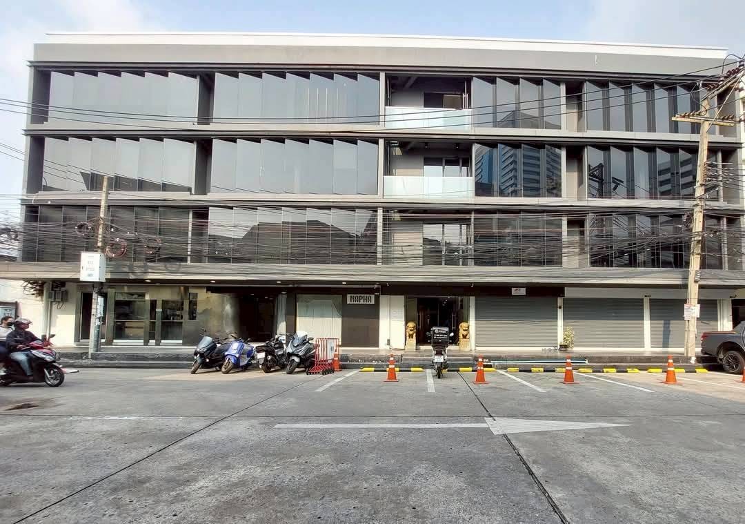 空堤区 | Rama 4、Manorom巷 办公楼出租 60～200平米 30,000～65,000泰铢/月（可注册公司）