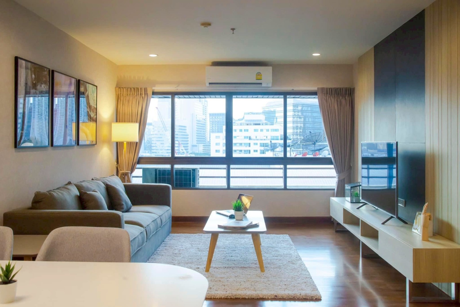 巴吞旺区 | Baan Ploenchit 公寓出租 2卧 100平米 50,000泰铢/月