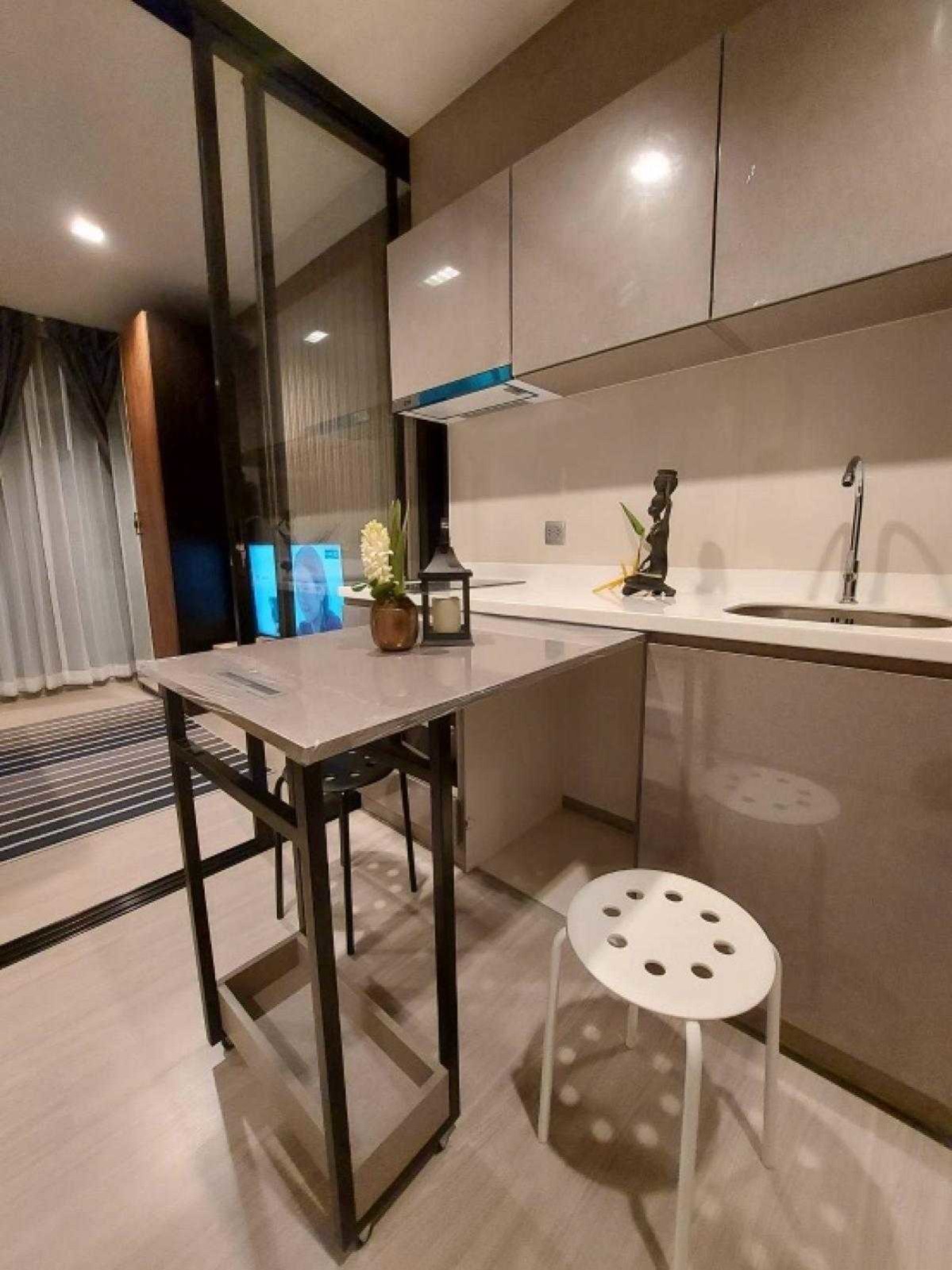 拉差贴威区 | Life Asoke Rama9 公寓出售 单间 26平米 370万泰铢