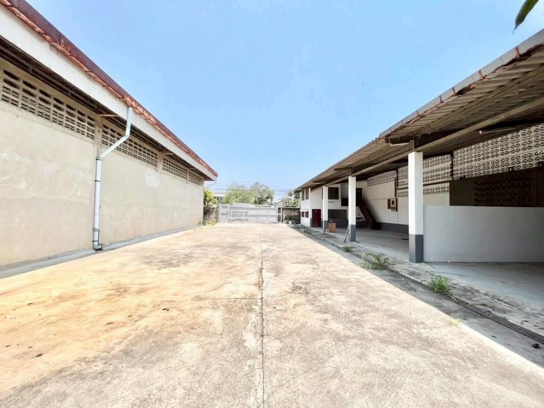 北榄府 | Bang Pu 41巷 带办公室仓库出租 700平米 35,000泰铢/月