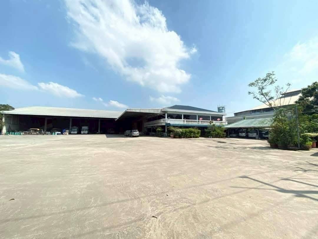 304 Chachoengsao-Kabin Buri附近 带住宅的仓库出售 5-1-84莱 8000万泰铢