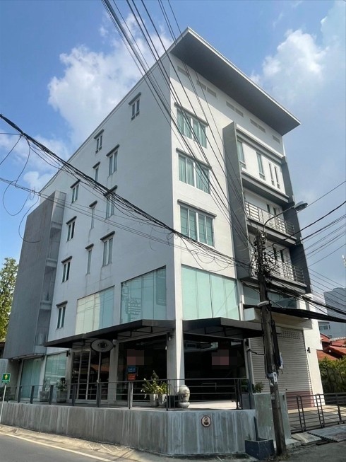 萱銮区 | Office，Rama 9巷 办公楼出租 10房 900平米 135,000泰铢/月（可用于注册公司）