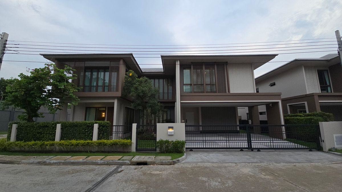 曼甲必区 | Burasiri Krungthepkreetha 独栋别墅出租 4卧 300平米 240,000泰铢/月
