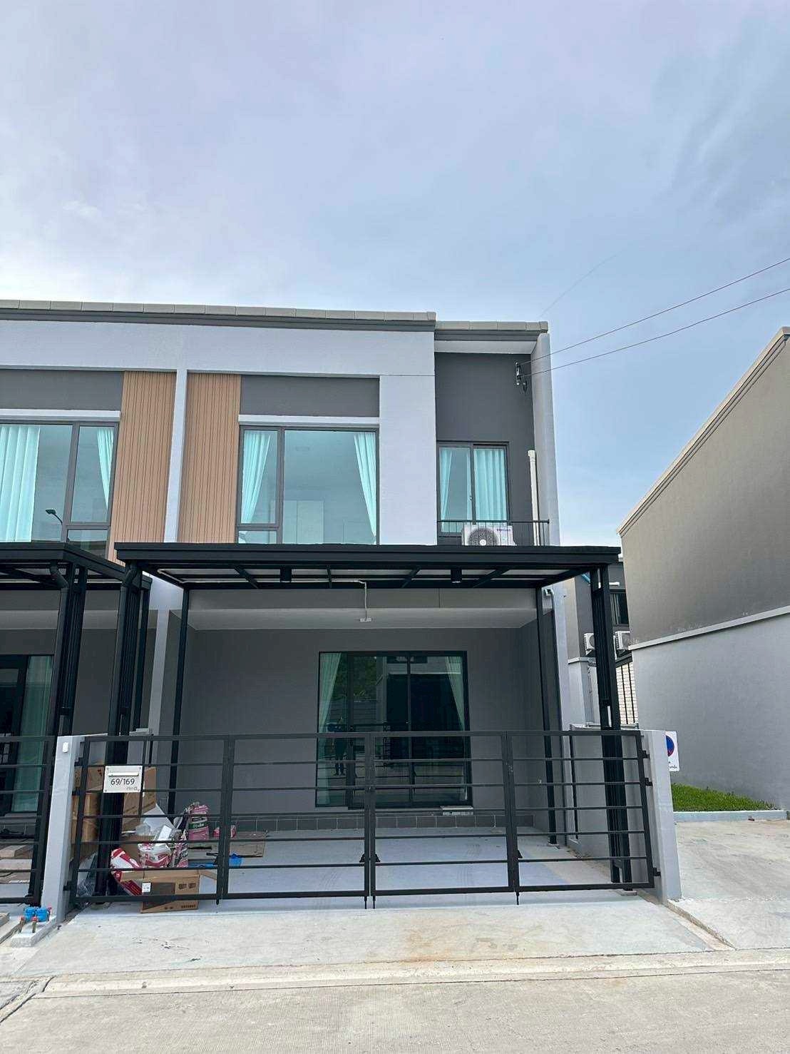 北榄府 | Pleno Sukhumvit-Bangna 2 联排别墅出租 3卧 106平米 35,000泰铢/月（可养宠物）
