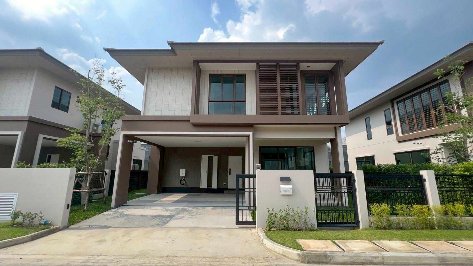 曼甲必区 | Burasiri Krungthepkreetha 独栋别墅出租 4卧 196平米 130,000泰铢/月（可养宠物）