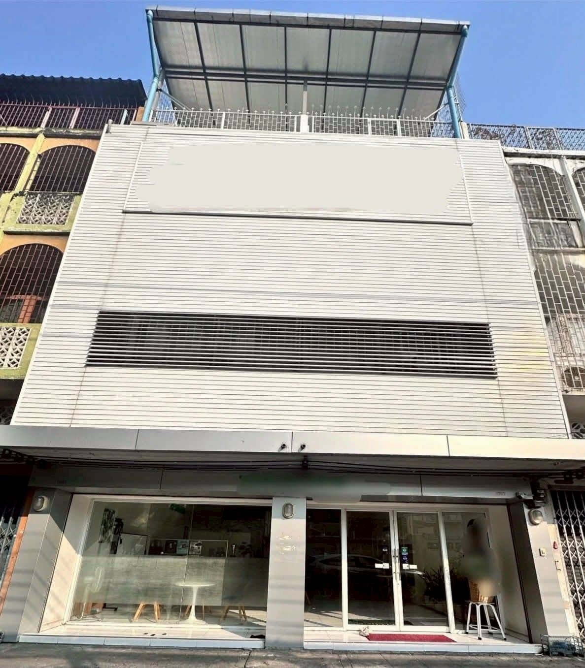 空堤区 | Rama 4 — 靠近地铁/轻轨站 商铺出售 450平米 1690万泰铢