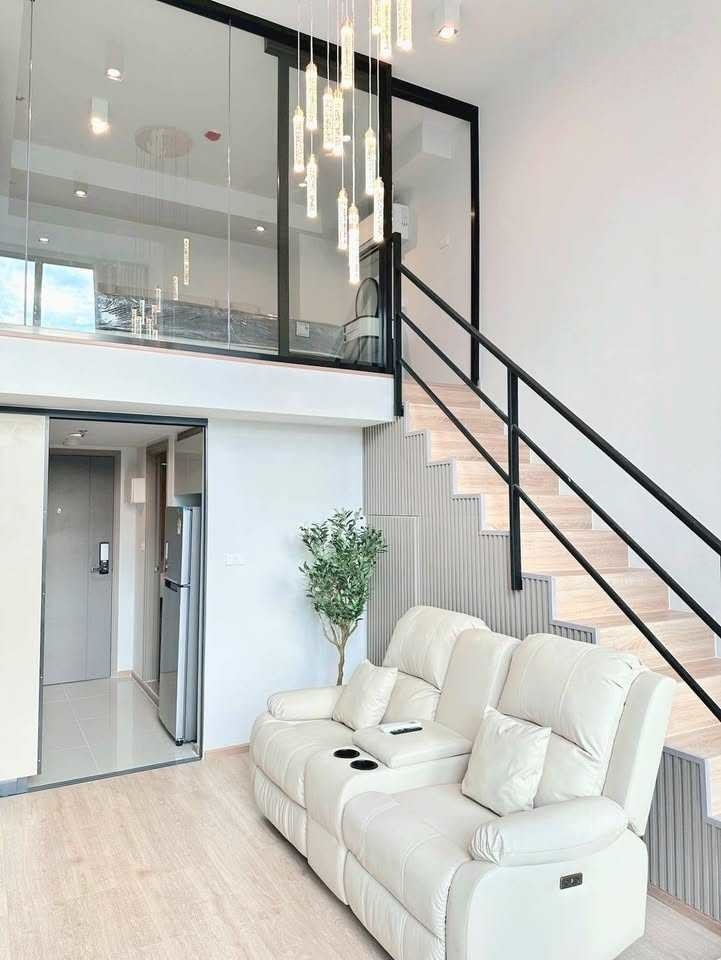 拉差贴威区 | Life Asoke Rama9 复式公寓出租 1卧 35平米 30,000泰铢/月