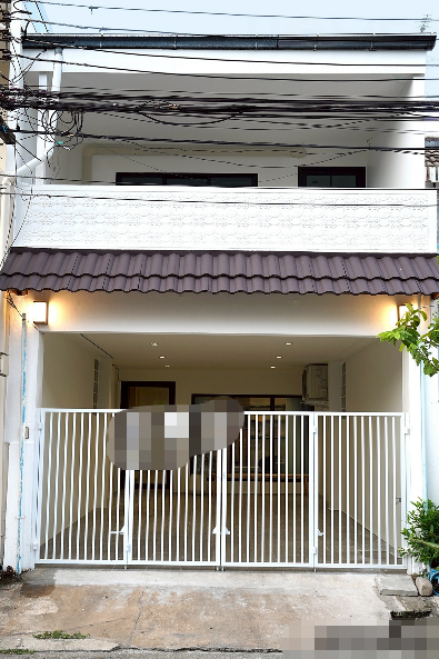 辉煌区 | Huai Khwang - Ratchada 联排别墅出租 3卧 140平米 55,000泰铢/月（可注册公司）