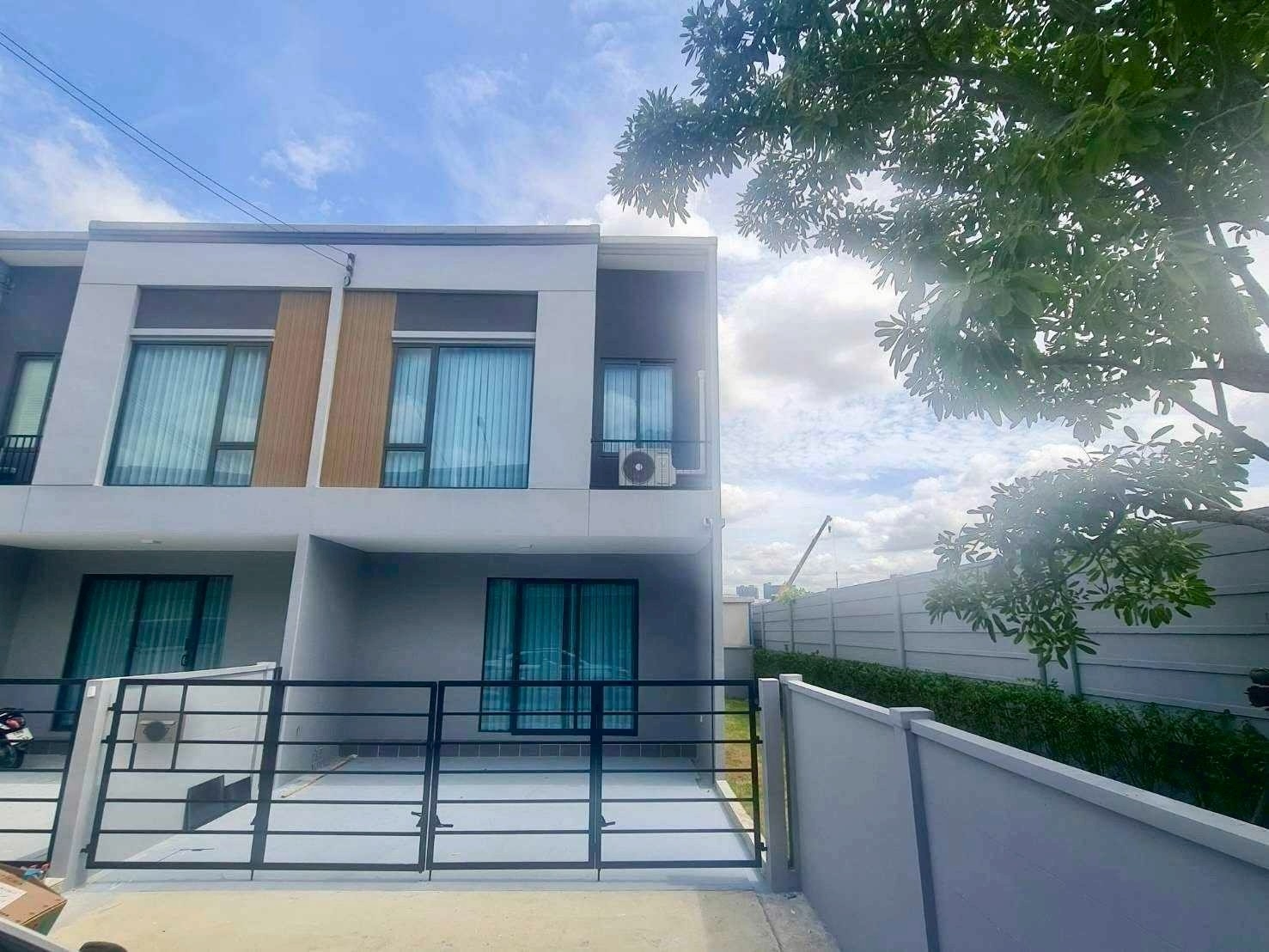 北榄府 | Pleno Sukhumvit-Bangna 2 联排别墅出租 3卧 120平米 45,000泰铢/月