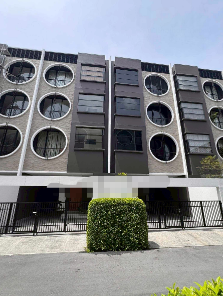 拉抛区 | Noble Curve Ekamai-Ramindra 联排别墅出售 3卧 239平米 1650万泰铢