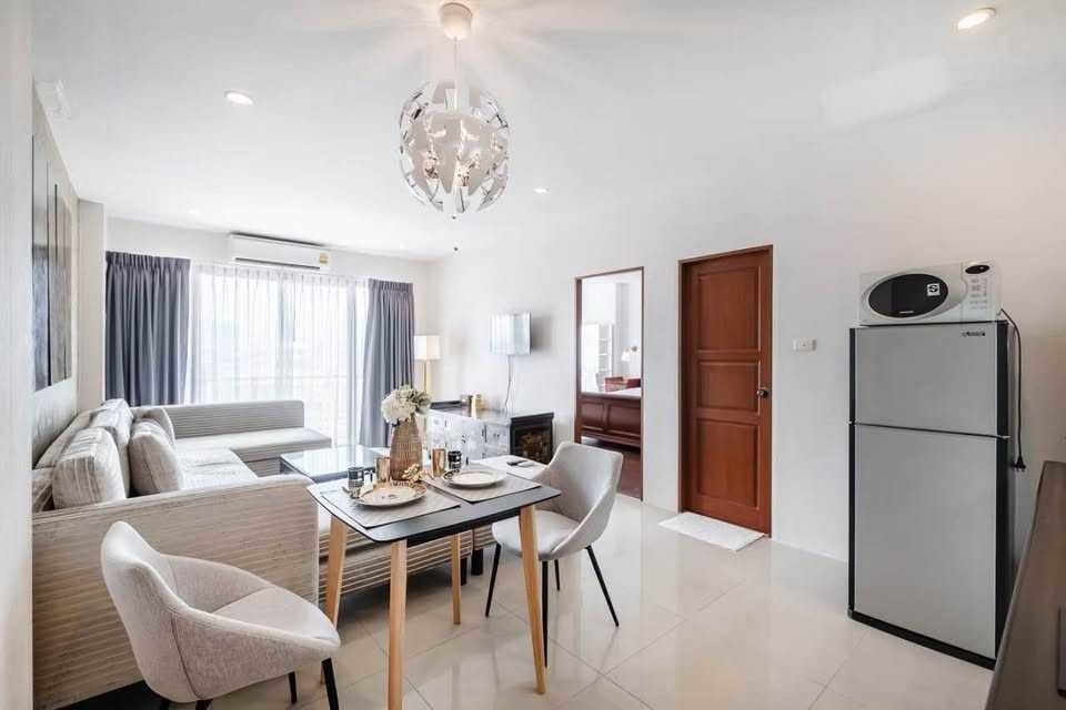 邻铃区 | KLANGKRUNG RESORT RATCHA 7 公寓出租 1卧 63.5平米 18,900泰铢/月