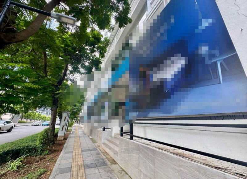 沙吞区 | Narathiwat-Sathorn 靠主干道，市中心展厅出租 150～280平米 150,000～160,000泰铢/月