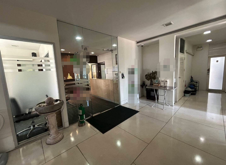 挽叻区 | Silom — Samyan 办公楼出租 5楼 264平米 每平米500泰铢/月