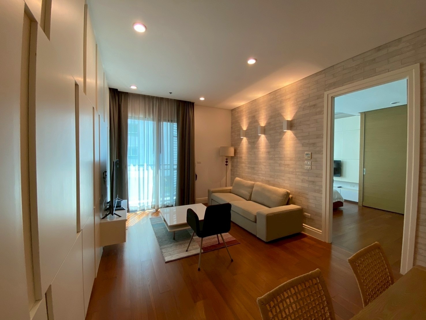 空堤区 | Bright Sukhumvit 24 公寓出租/售 1卧 67.44平米 出租55,000泰铢/月，出售1300万泰铢