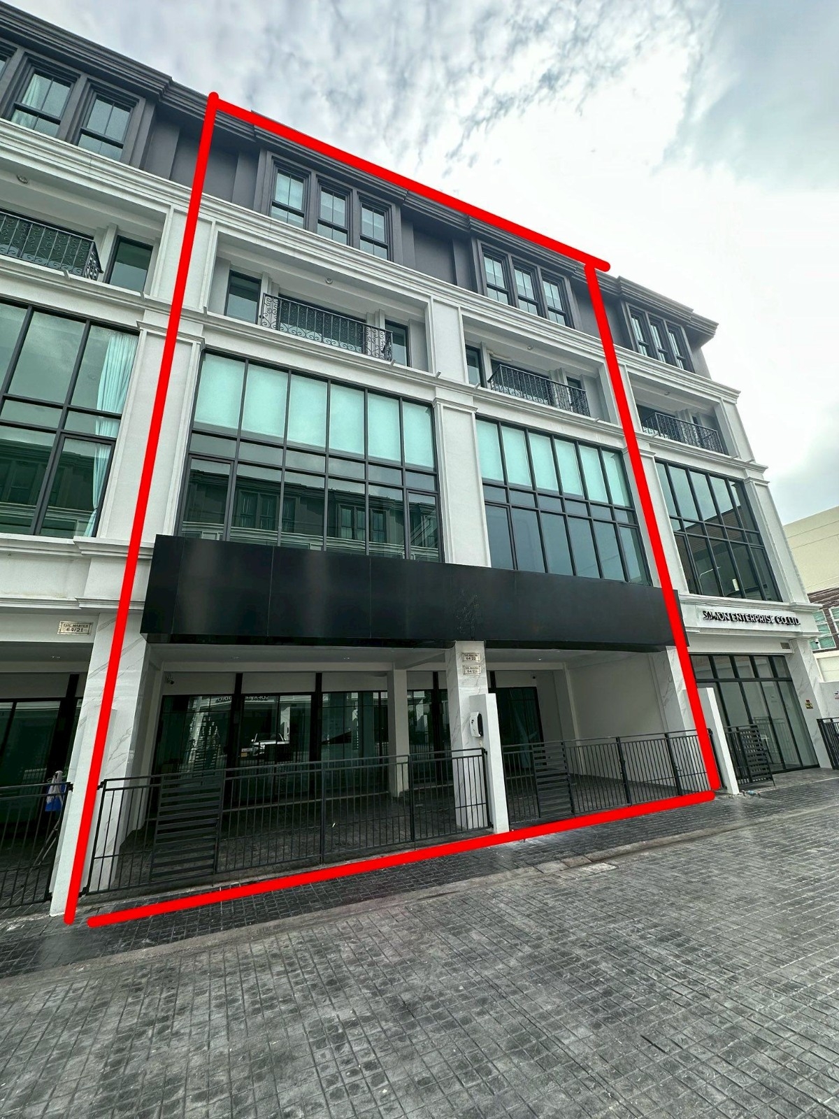 巴威区 | The ｍａｓｔｅｒ @BTS Onnut - Pattanakarn 家庭办公室出租 4.5层楼 640平米 185,000泰铢/月（可注册公司）