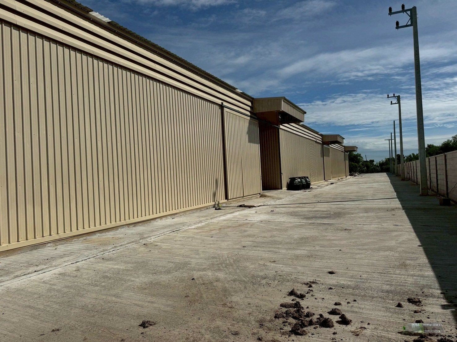 暖武里府 | Pak Kret, Nonthaburi 工厂仓库出租 3栋 875平米/栋 每平米100泰铢/月