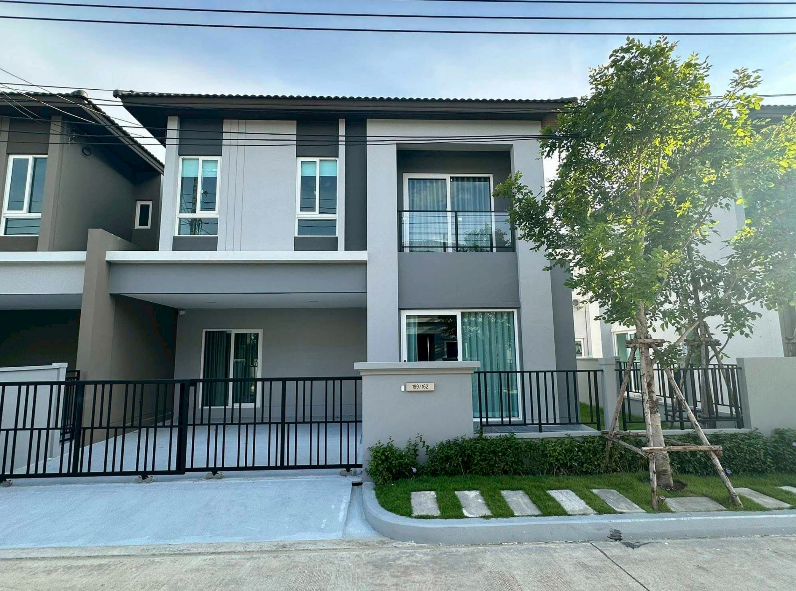 邦纳区 | Grande Pleno Mega Bangna 联排别墅出租 3卧 142平米 55,000泰铢/月（可养宠物）