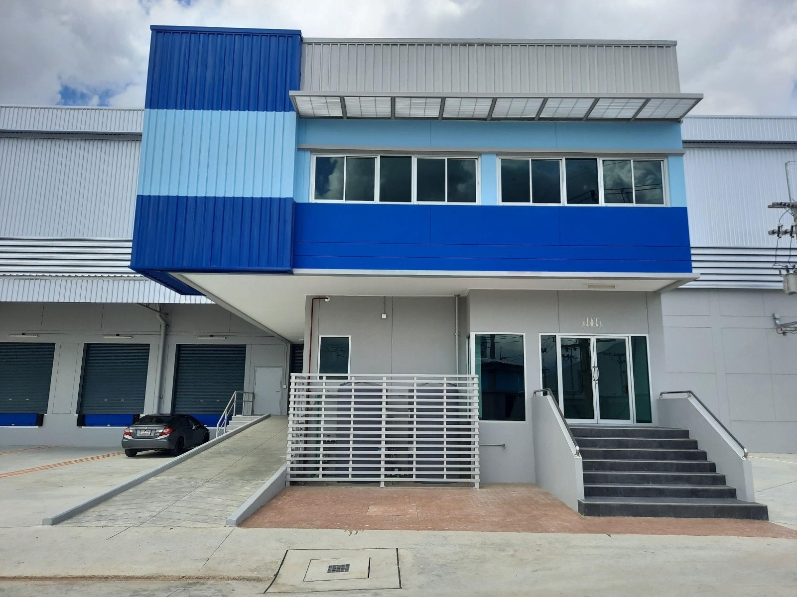 春武里府 |【橙色区-保税区】Laem Chabang — Bang Lamung 全新仓库出租 2,000++平米 每平米165泰铢/月