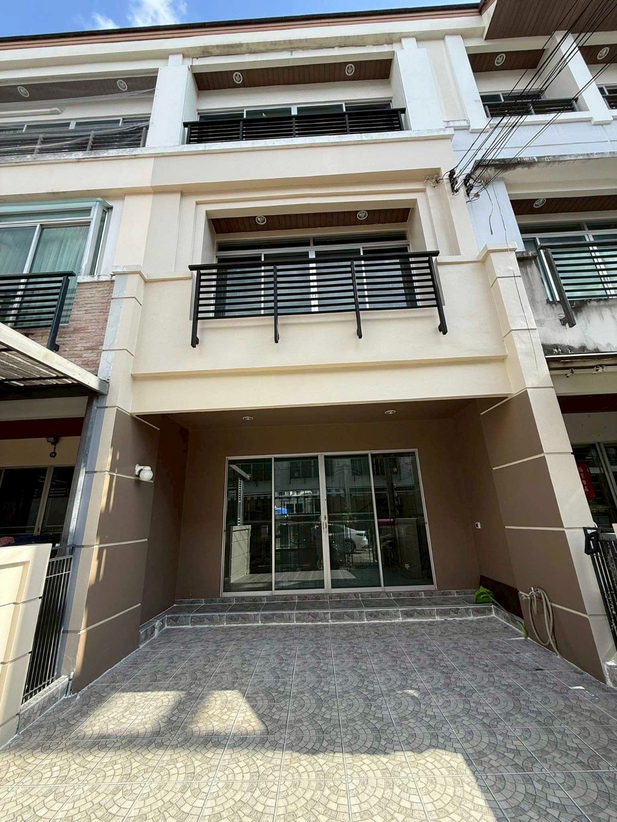 宗通区 | Baan Klang Muang Sathorn-Taksin 1 联排别墅出租 4卧 195平米 30,000泰铢/月