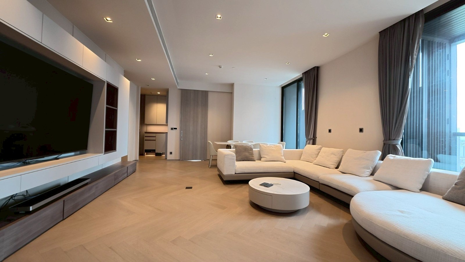 沙吞区 | The Reserve Sathorn 公寓出租/售 4卧 182平米 出租250,000泰铢/月，出售6500万泰铢