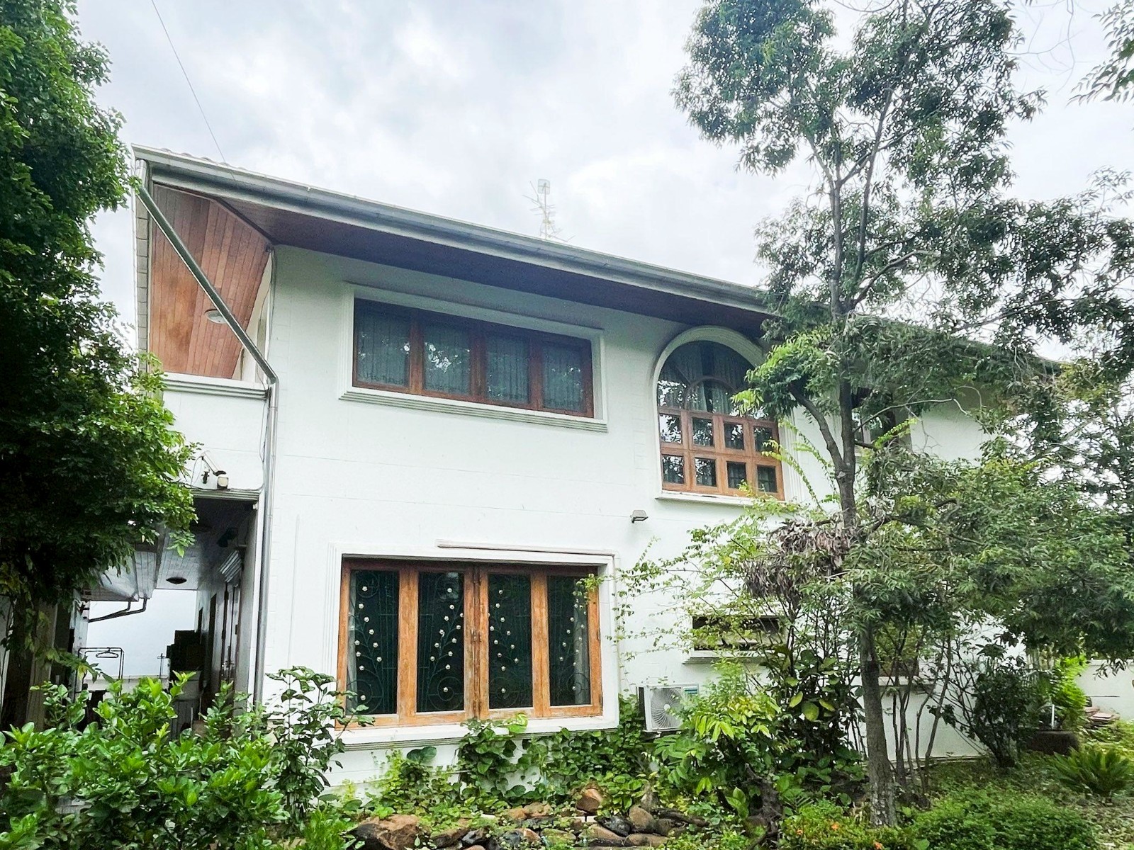 辉煌区 | Lat Phrao4x巷 — Sutthisan 独栋别墅出租 4卧 800平米 150,000泰铢/月（可注册公司）