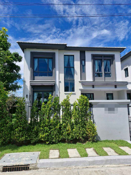 北榄府 | Grande Pleno Sukhumvit-Bangna 独栋别墅出租/售 3卧 161平米 出租75,000泰铢/月，出售1200万泰铢（可养宠物）