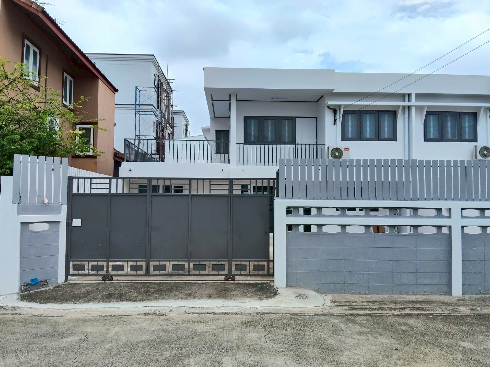 翁通郎区 | Lat Phrao — Chok Chai 4 独栋别墅出租 3卧 200平米 40,000~45,000泰铢/月