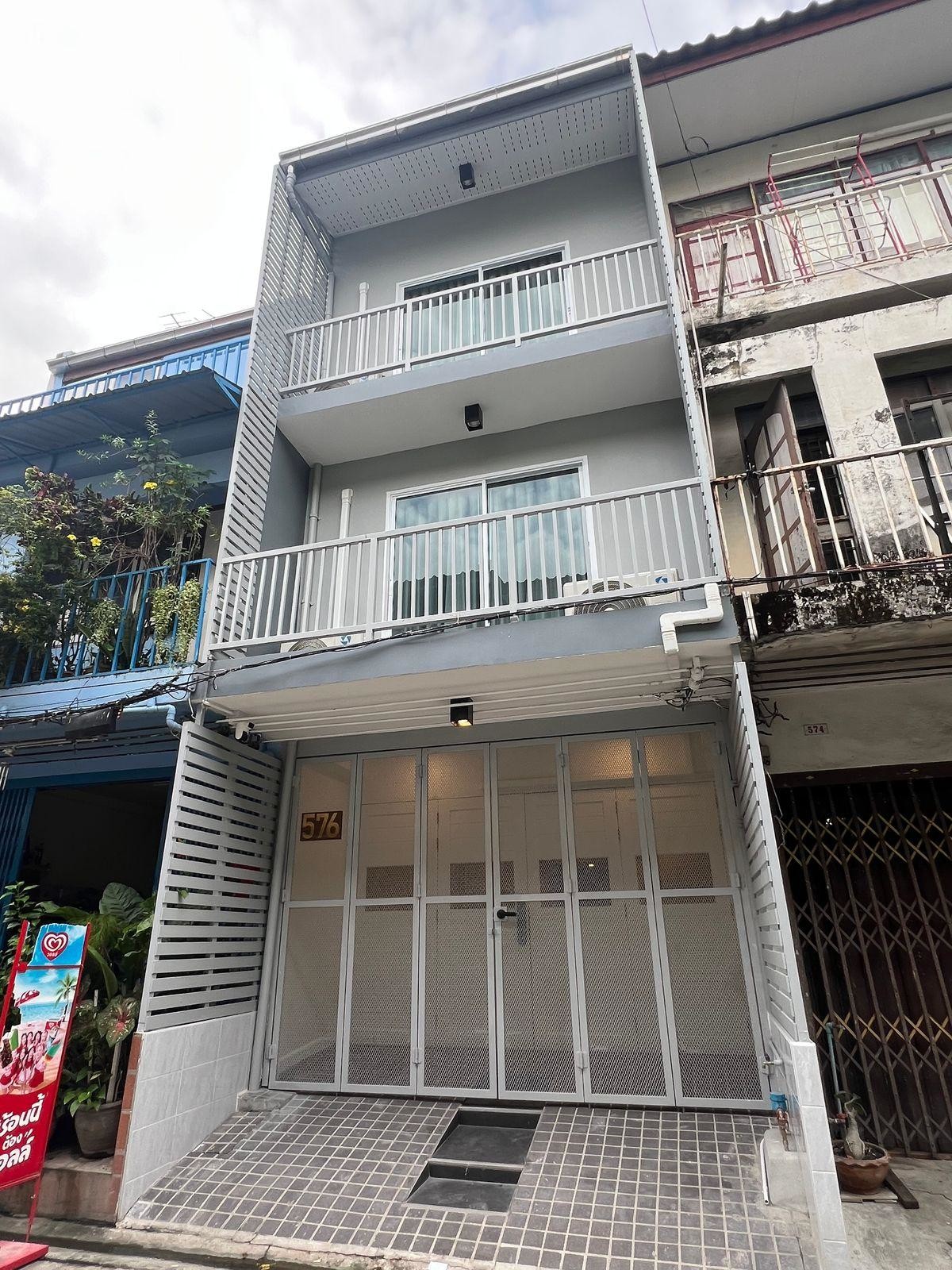 帕卡隆区 | BangChak — Sukhumvit 联排别墅出租 2卧 144平米 39,000泰铢/月