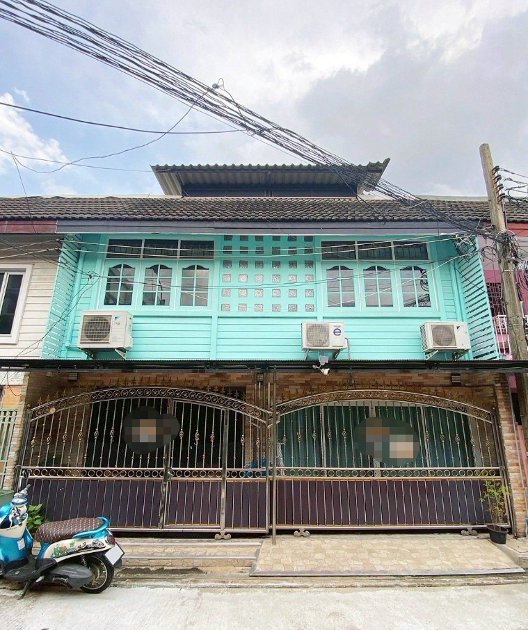 邻铃区 | Rama 9 — Ratchada 联排别墅出租/售 5卧 104平米 出租48,000泰铢/月，出售9999万泰铢