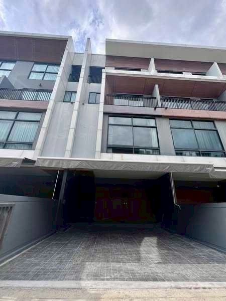 萱銮区 | Arden Pattanakarn 联排别墅出租 3卧 185平米 49,000泰铢/月