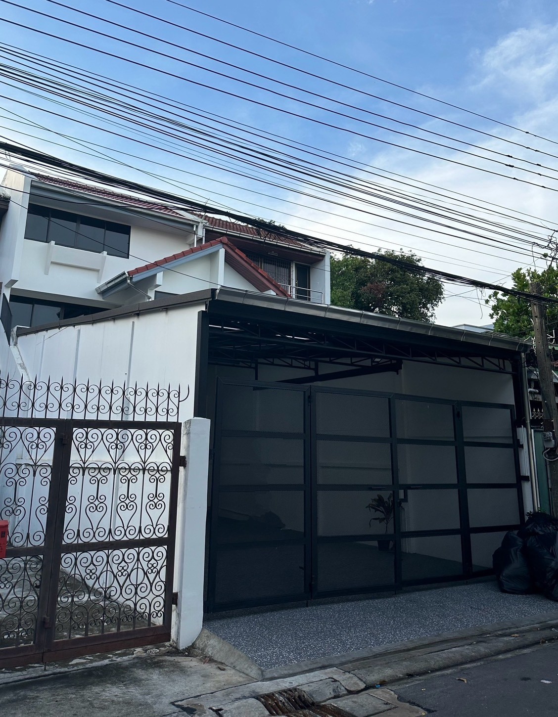 邻铃区 | Intamara 4x巷 — Sutthisan 联排别墅出租 3卧 300平米 48,000泰铢/月