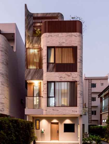 辉煌区 | Ratchada-Rama 9区域 独栋别墅出租 4卧 235平米 特价150,000泰铢/月