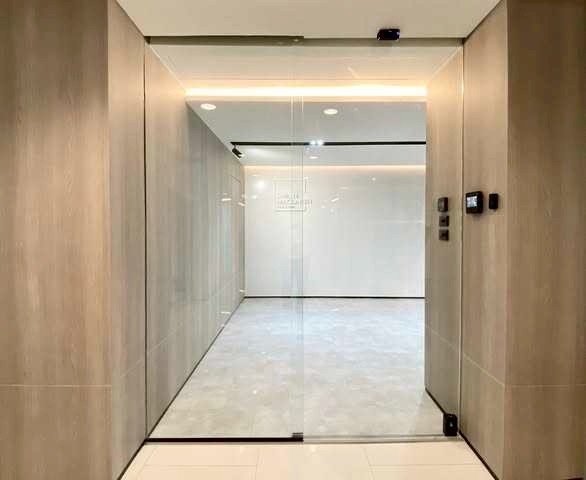 邻铃区 | Asoke — Phetchaburi 办公楼出租 226平米 130,000泰铢/月