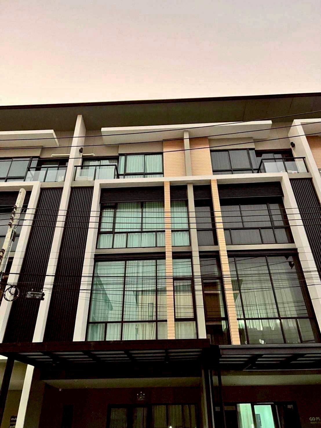 Home Office | Premium Place Kaset-Nawamin 联排别墅出租 3卧 244平米 55,000泰铢/月