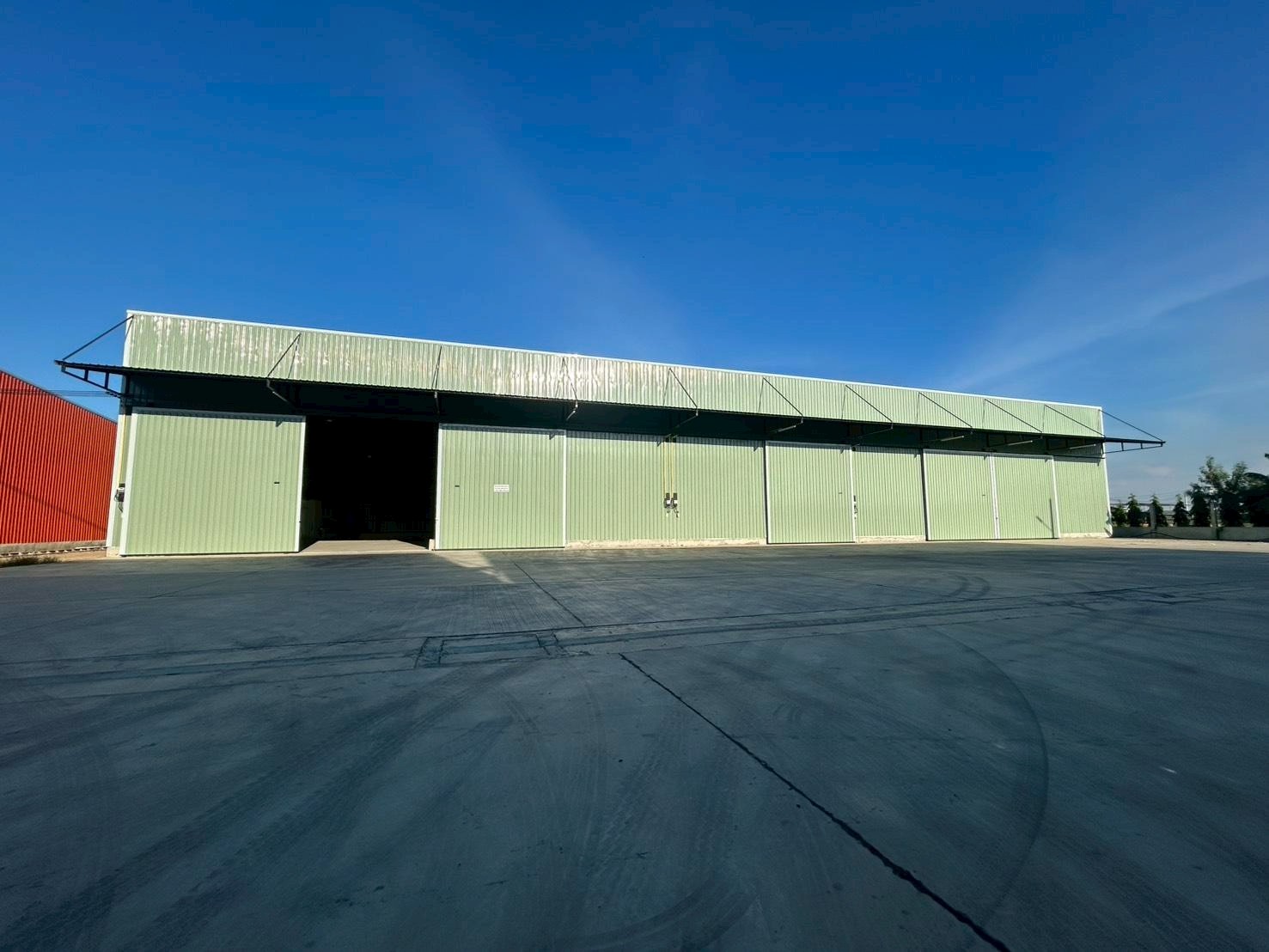 北柳府 | Ban pho区域 多种面积工厂仓库出租 200~900平米 每平米100泰铢/月