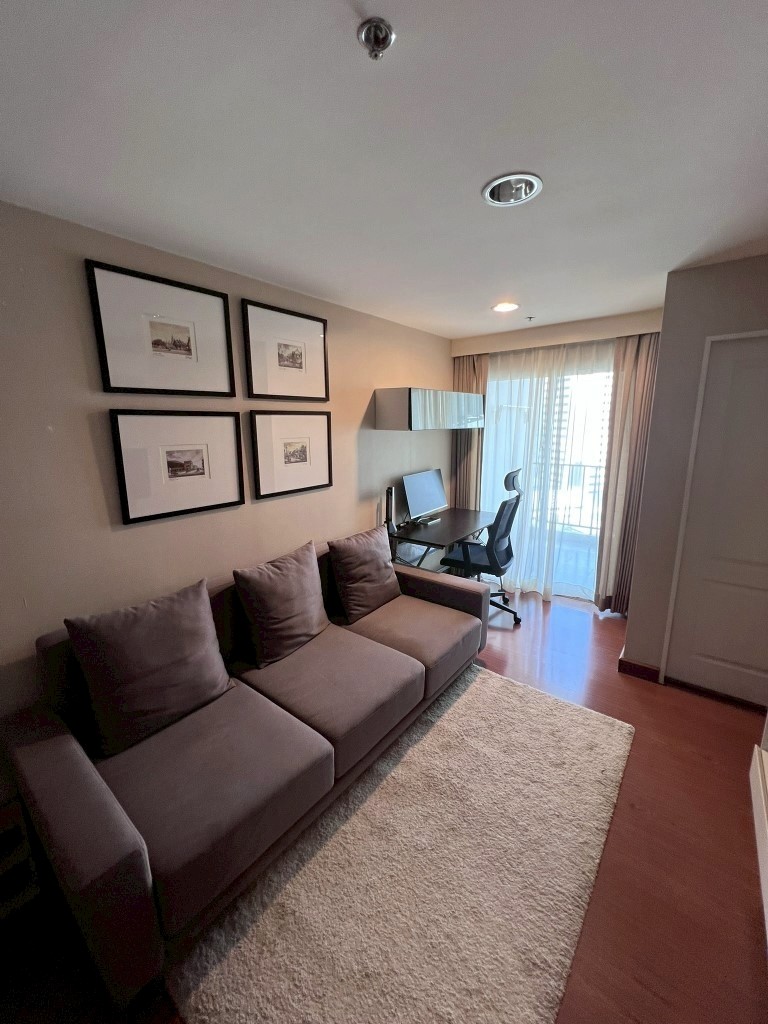 辉煌区 | Belle Grand Rama9 公寓出租/售 1卧 43平米 出租22,000泰铢/月，出售550万泰铢