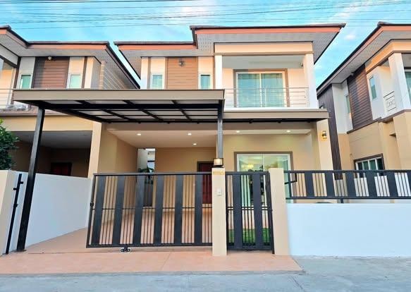 春武里府 | Ponthep Garden Ville 8 联排别墅出租 4卧 162平米 45,000泰铢/月