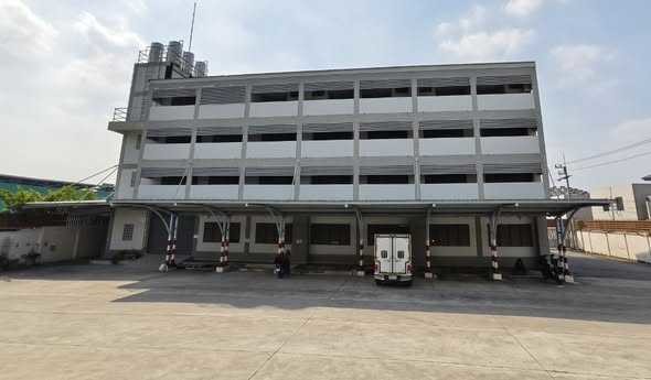 拉甲邦区 | Lat Krabang区域 办公楼，配套仓库建筑出租 4层楼 2,016平米 161,280泰铢/月