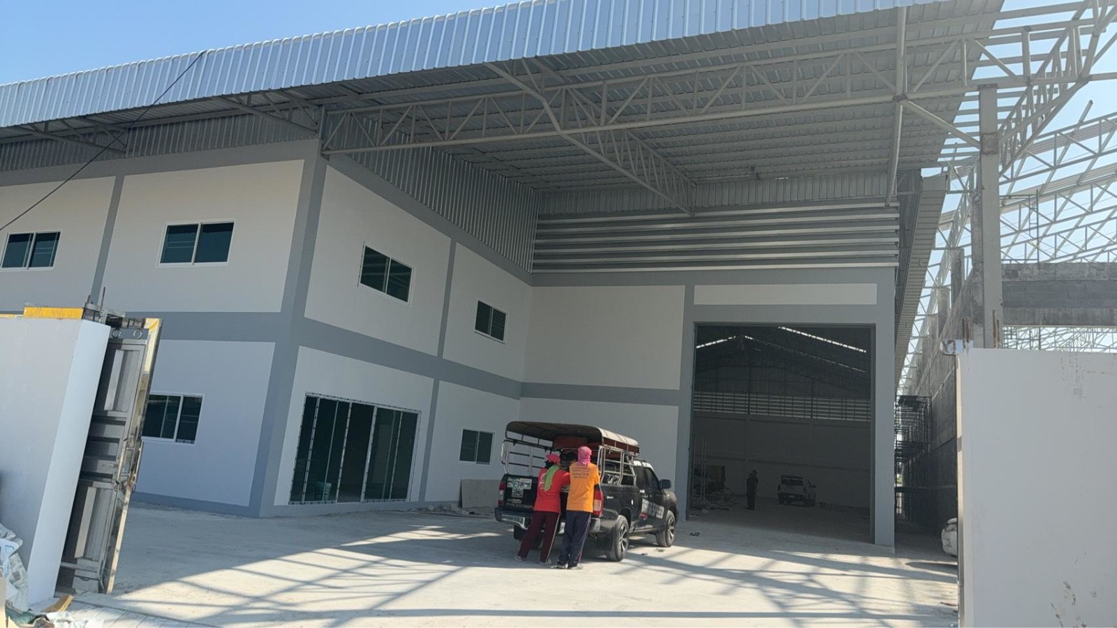 龙仔厝府 | Krathum Baen县 带办公室的仓库出租 1,008平米 132,260泰铢/月