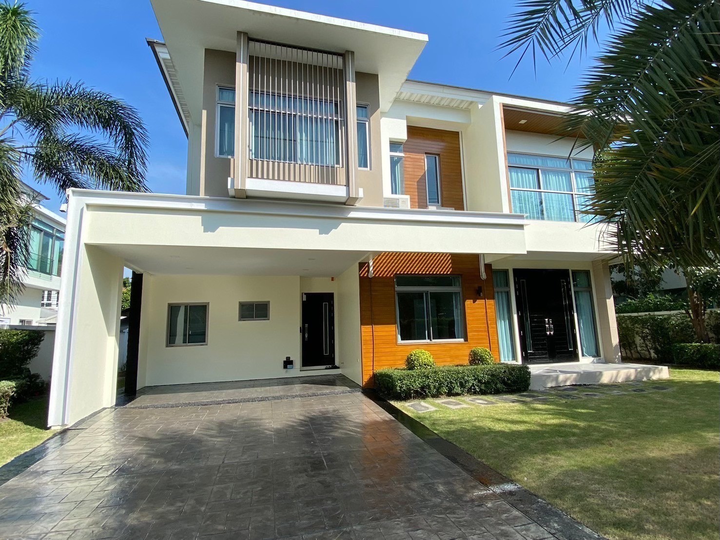 瓦他那区 | PERFECT MASTERPIECE SUKHUMVIT 77 独栋别墅出租 4卧 246平米 165,000泰铢/月