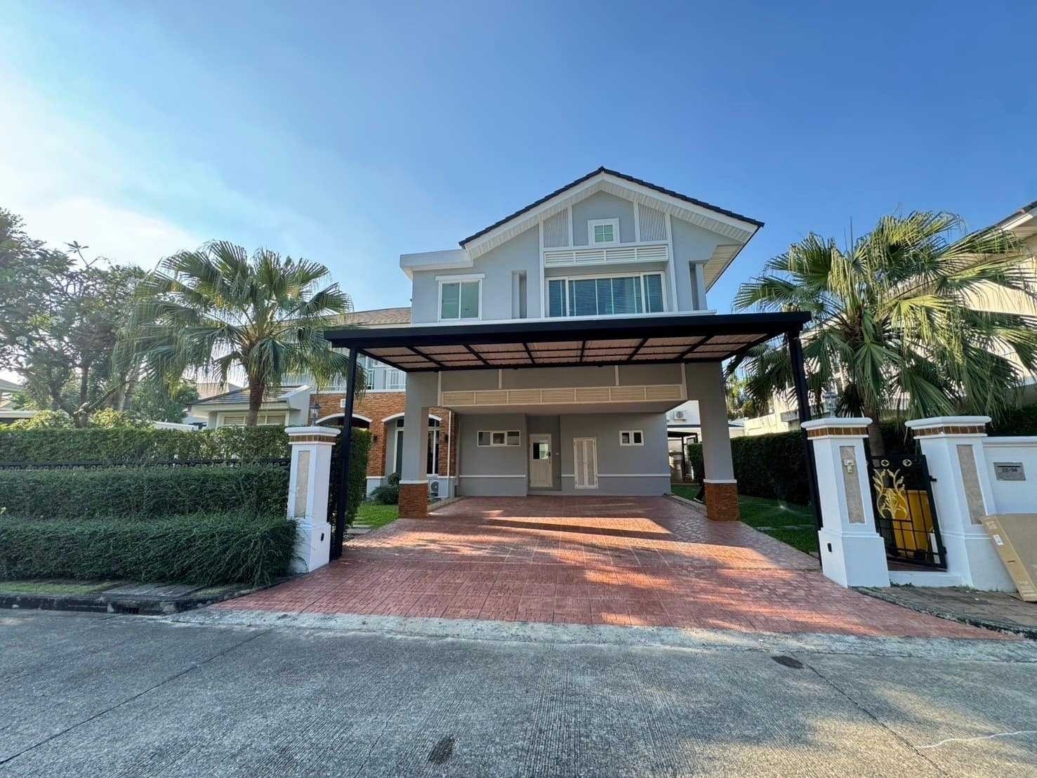 巴威区 | Perfect Masterpiece Rama9 独栋别墅出租/售 4卧 800平米 出租200,000泰铢/月，出售3500万泰铢