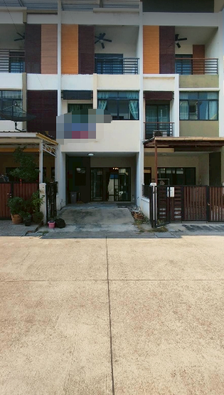 帕世乍能区 | SIXNATURE KALPAPRUEK 联排别墅出售 3卧 160平米 309万泰铢