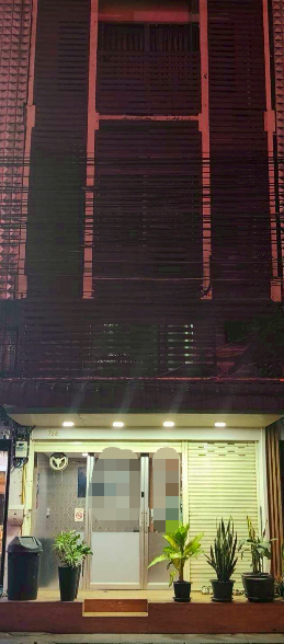 辉煌区 | 位于市中心黄金位置，邻近辉煌夜市 商铺出租 5层 385平米 65,000泰铢/月