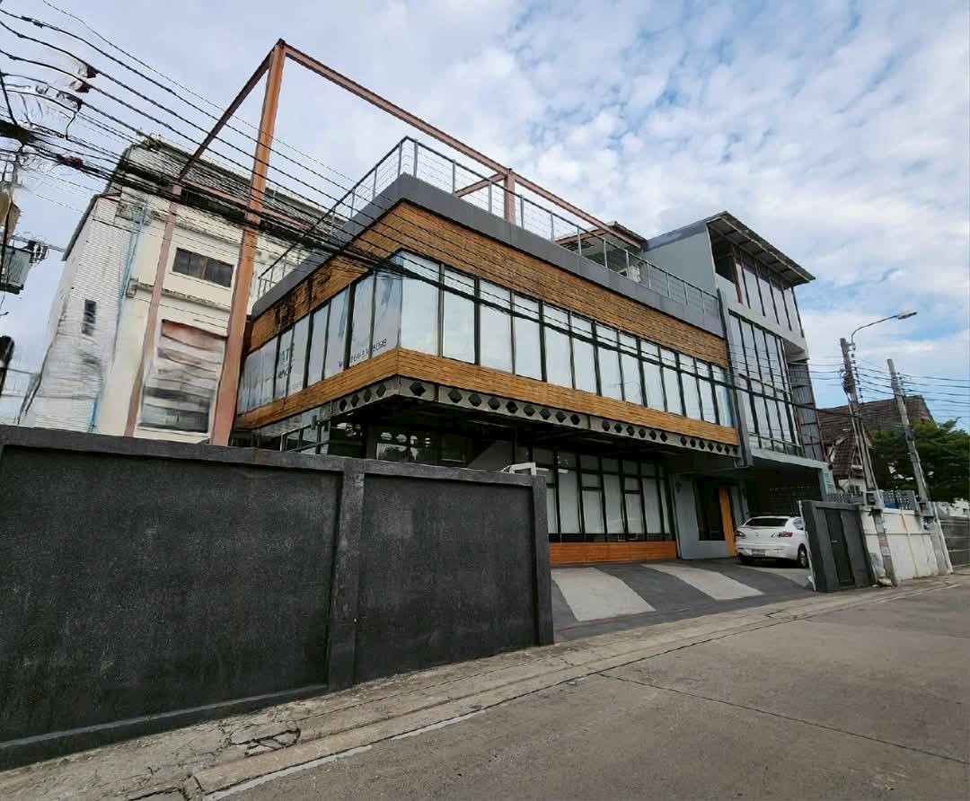 暖武里府 | Tiwanon 14 Office 办公楼出租 3层楼 700平米 89,000泰铢/月