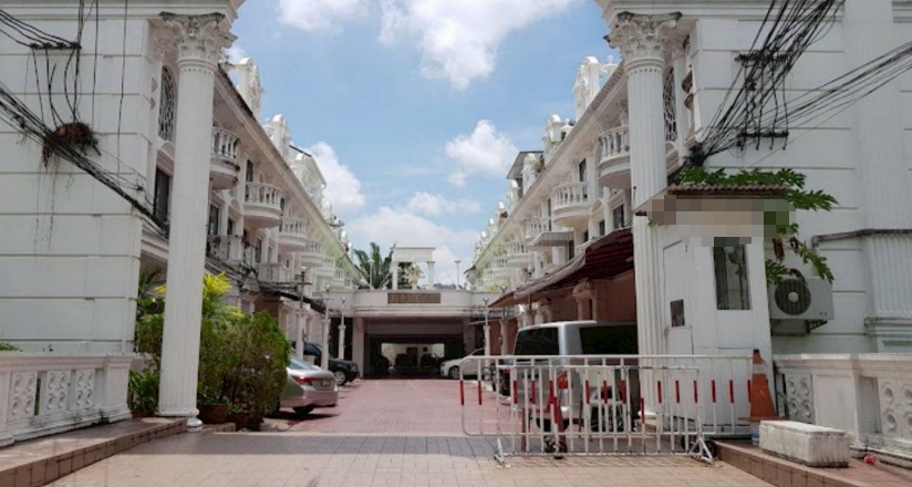 瓦他那区 | Leo Classic Plac 联排别墅出租 3卧 280平米 58,000泰铢/月