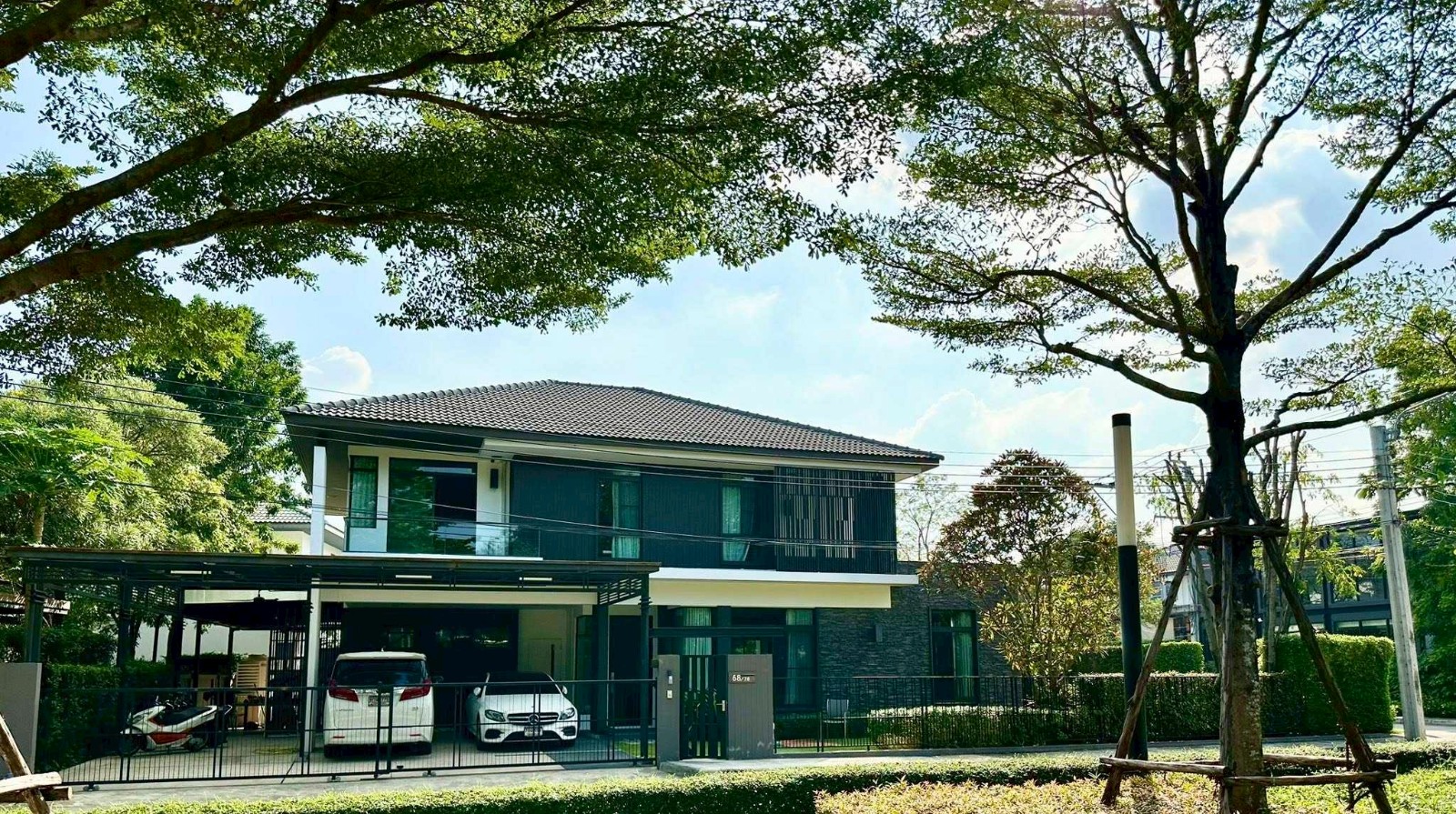 北榄府 | Mantana Bangna Km.7 独栋别墅出租/售 5卧 330平米 出租180,000泰铢/月，出售3490万泰铢