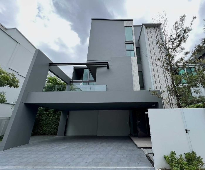 沙攀松区 | VIVE Krungthep Kreetha 独栋别墅出售 4卧 421平米 5800万泰铢