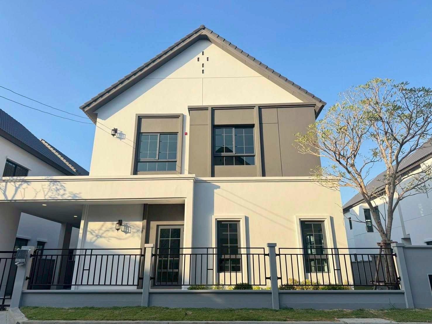 北榄府 | Centro Bangna 独栋别墅出租/售 4卧 230平米 出租115,000泰铢/月，出售1230万泰铢