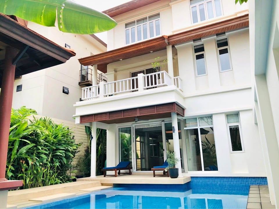 瓦他那区 | 出租带私人泳池的别墅，位于素坤逸31路 4卧 180,000泰铢/月（可养狗）